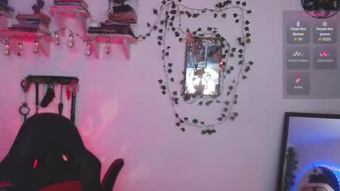 Snapshot of eve_blue77 chatting on February 20, 6:19 am Eve Blue friends. IG eve blue77 TW EveBlue 1 OF eveblue7 online show from February 20, 6:19 am