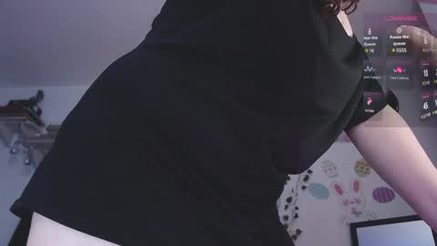 Snapshot of eve_blue77 chatting on April 5, 6:32 am Eve Blue friends. IG eve blue77 TW EveBlue 1 OF eveblue7 online show from April 5, 6:32 am