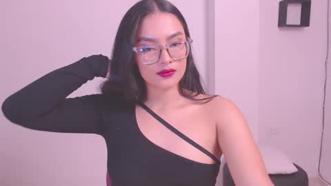 Eve Rox18 online show from November 8, 12:00 am