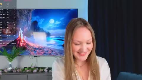 evegreenlee online show from June 12, 7:07 am