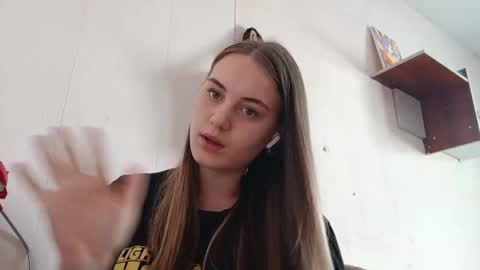 Snapshot of eveliaballiett chatting on March 16, 9:24 am Noor online show from March 16, 9:24 am