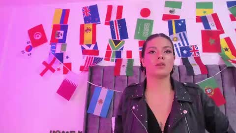 evelin__thompsson online show from June 19, 3:11 am