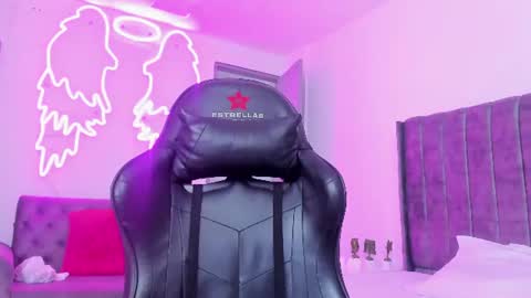 evelin__thompsson online show from July 18, 3:00 am