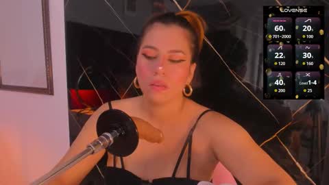 Snapshot of evelin_belen chatting on October 26, 12:11 pm EVELIN online show from October 26, 12:11 pm