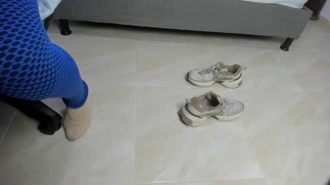 BELLA online show from February 3, 11:59 am