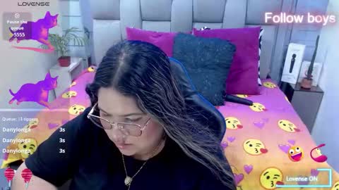 evelin zaens online show from February 15, 7:54 pm