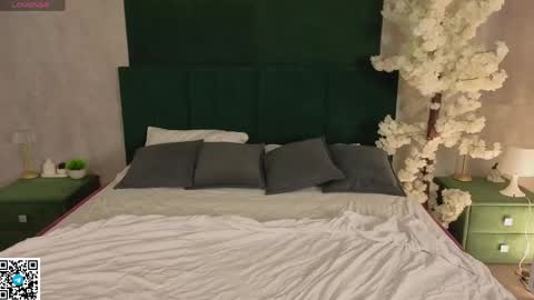 Evelina online show from May 13, 1:14 am