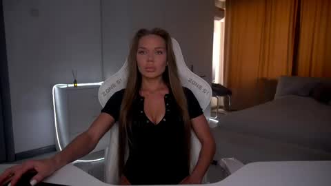 Evelina online show from May 11, 11:49 am