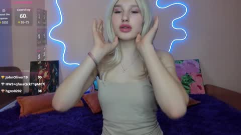 Snapshot of evelinalu chatting on February 26, 5:42 am Evelina online show from February 26, 5:42 am