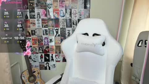 Evelina online show from May 10, 1:22 am