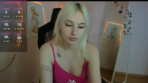Evelina online show from May 12, 3:03 am