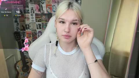 Evelina online show from May 19, 1:44 am