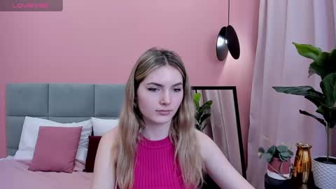 Snapshot of evelineamore chatting on March 9, 11:58 am Eveline online show from March 9, 11:58 am