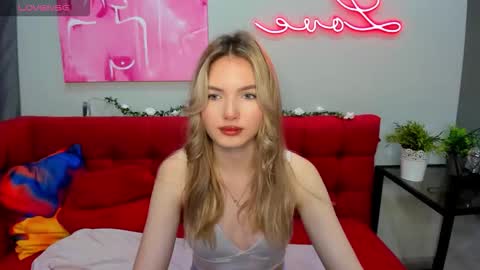 Snapshot of evelineamore chatting on September 10, 1:38 am Eveline online show from September 10, 1:38 am
