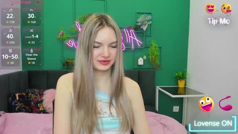 Snapshot of evelineamore chatting on April 3, 1:25 am Eveline online show from April 3, 1:25 am