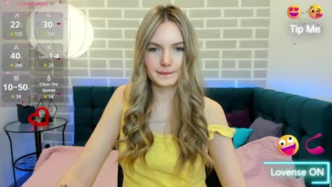 Snapshot of evelineamore chatting on April 6, 8:37 am Eveline online show from April 6, 8:37 am