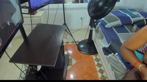 DAYANITA online show from January 11, 7:05 pm