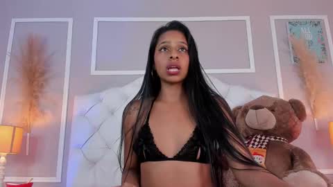 evelyn ebony online show from December 10, 9:33 am