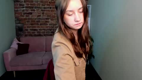 evelyn_bloss online show from May 2, 6:51 am