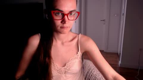 Evelyn online show from May 10, 9:58 am