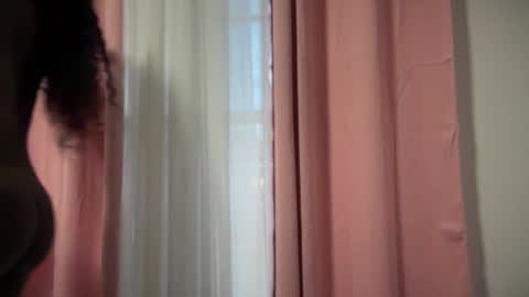 E V E L Y N  online show from September 19, 11:11 am