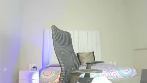 Snapshot of evelyn_jones__ chatting on September 9, 4:12 am evelyn_jones__ online show from September 9, 4:12 am