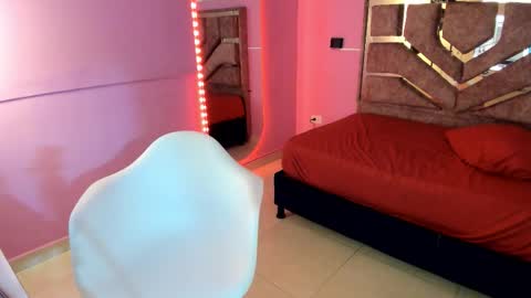 evelyn_lovv online show from March 6, 3:25 am