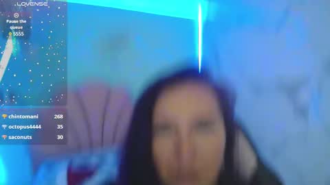 Juliana online show from December 25, 9:00 pm