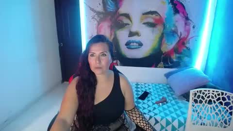 Juliana online show from January 11, 7:27 pm