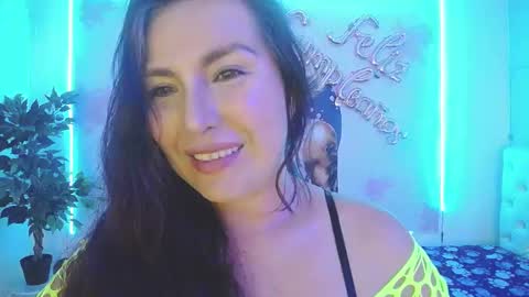 Juliana online show from February 24, 7:19 pm