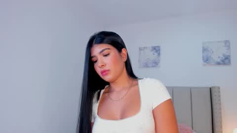 Snapshot of evelyn_montoya chatting on September 8, 6:40 pm Evelyn online show from September 8, 6:40 pm