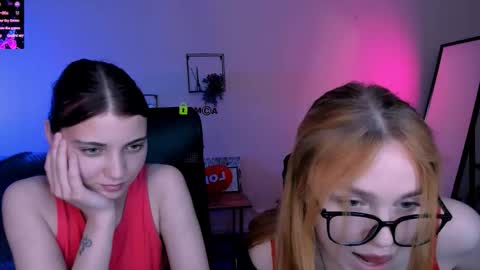 evelyn_muse online show from September 8, 7:35 pm
