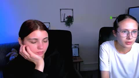 evelyn_muse online show from September 12, 7:25 pm