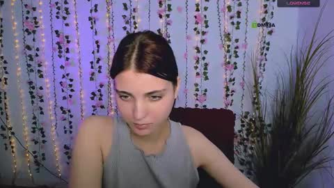 evelyn_muse online show from September 19, 8:20 pm