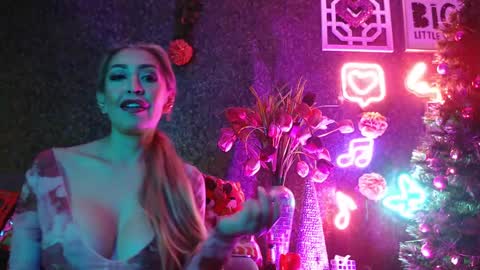 EvelynaGrey online show from December 19, 7:40 am