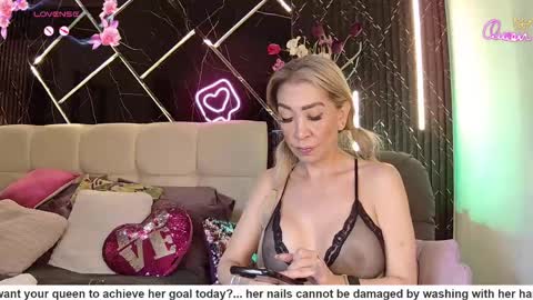 EvelynaGrey online show from May 15, 11:34 pm