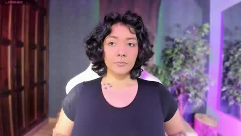 Snapshot of evelynaradia chatting on November 5, 10:59 am Evelyn online show from November 5, 10:59 am