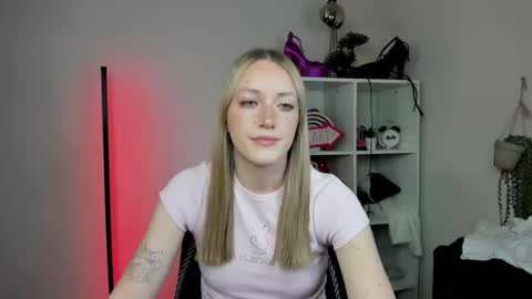 evelynblond online show from March 30, 12:39 pm