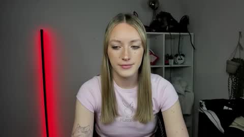 evelynblond online show from April 3, 12:36 pm