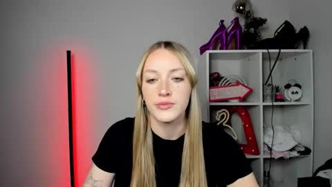 evelynblond online show from May 4, 12:23 pm