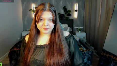 Evelyne Loo online show from April 29, 9:13 am