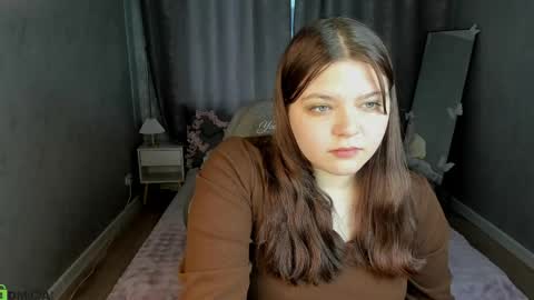 Evelyne Loo online show from May 9, 1:11 am