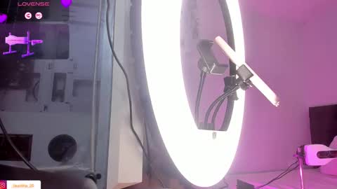 LAURA SOFIA  INDEPENDENT MODEL FOLLOW ME NOW ALMOST 10000 FOLLOWERS online show from March 11, 5:02 am