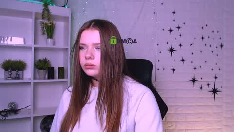 evelynlovelyy online show from March 26, 12:11 pm