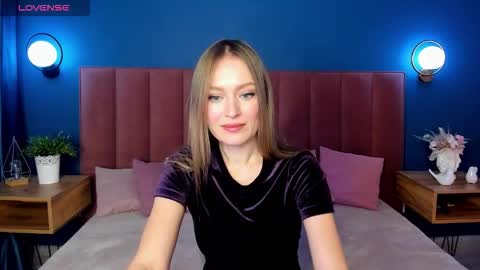 Evelyn online show from November 21, 1:37 am