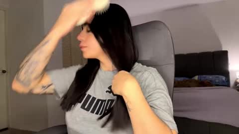 Snapshot of even_scoty chatting on February 17, 9:28 am even_scoty online show from February 17, 9:28 am