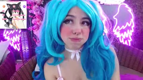 everly_grace online show from December 4, 8:06 pm