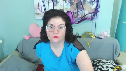 Snapshot of everly_rays chatting on December 10, 12:27 pm Everly online show from December 10, 12:27 pm