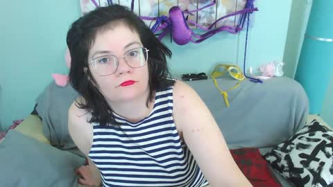 Snapshot of everly_rays chatting on December 13, 8:20 am Everly online show from December 13, 8:20 am