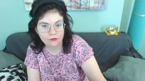 Snapshot of everly_rays chatting on January 28, 11:06 am Everly online show from January 28, 11:06 am